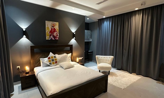 Teshie Apartment | Casa GeoRene II - A tranquil 2-Unit Retreat with Pool & Ample Parking
