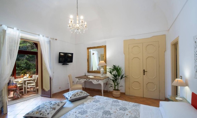 Positano Apartment | Casa Giulia - Sophisticated apartment in Positano with stunnig view