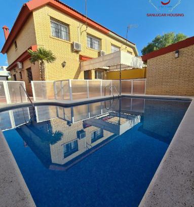 Sanlucar de Barrameda House | Casa Hermosilla con piscina by Sanlúcar Housing