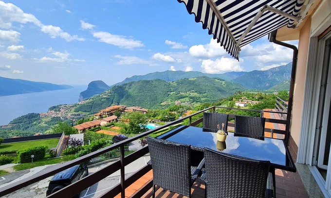 Campi Apartment | Casa Irene le Balze apartment lake view