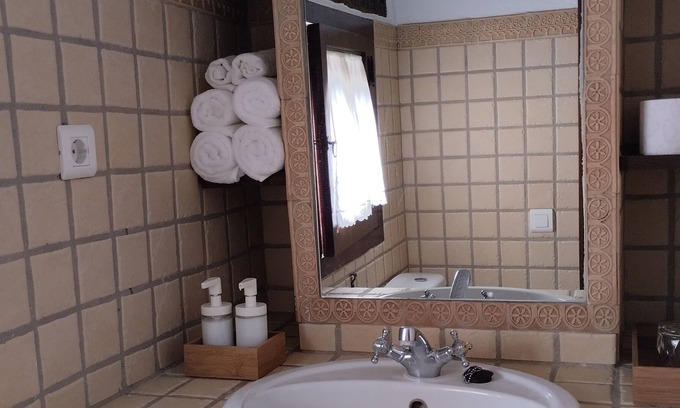 Genalguacil Apartment | Casa Jarillo-Charming 1 bedroom in Genal Mountains
