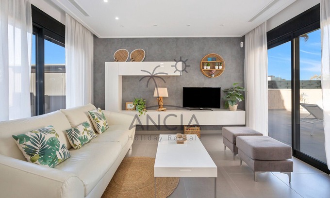 Benijofar Villa | Casa Jint: Luxury holiday villa with private pool and all amenities in Benijofar, Costa Blanca
