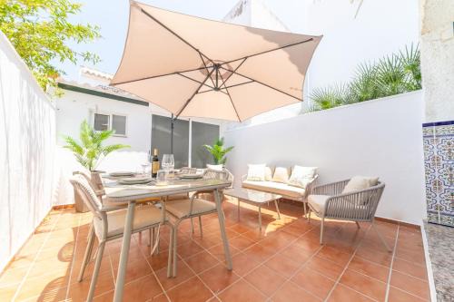Zahara de los Atunes House | Casa La Serena - Casa con patio en Zahara