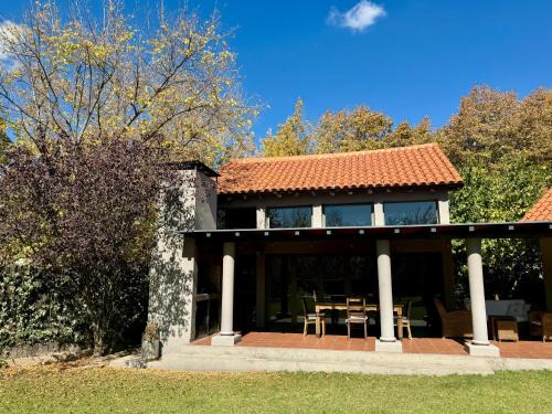 Chacras de Coria House | Casa loft con patio compartido