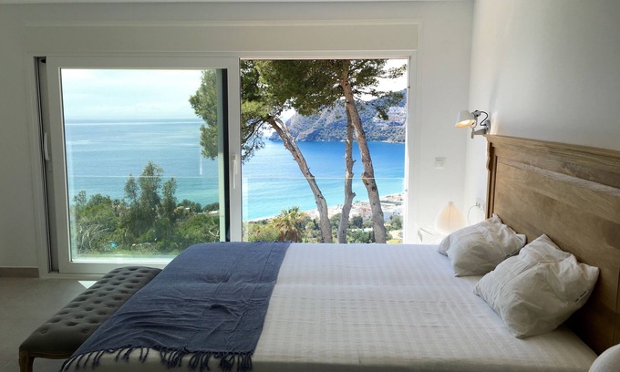Almunecar House | Casa Mare Nostrum: Chic Villa, Heated Pool & best bay Views