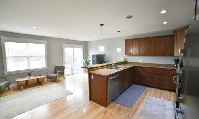 Stratford House | Casa Maria Island Home-Family Friendly: Sleeps up to 9, centrally located.