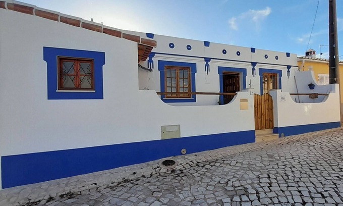 Barao de Sao Joao House | Casa Martins, Algarvian charm between the countryside and the sea.