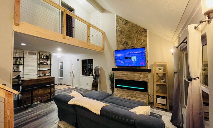 Smyrna House | Casa Mia by the Braves Stadium In Smyrna Ga