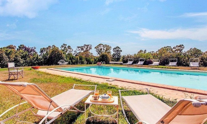 Montalto di Castro House | Casa Micaela B: A welcoming apartment that is part of a villa situated in a quiet location, surrounded by a wonderful garden, with Free WI-FI.