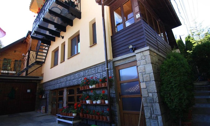 Sinaia Apartment | Casa MIKHA