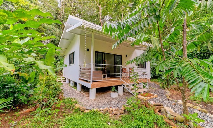 Puerto Viejo de Talamanca Villa | Casa Minerva - Modern new Jungle 1BD house AC & TV