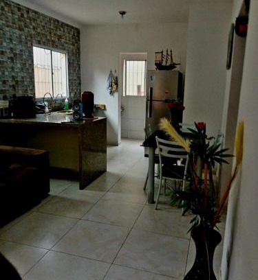 Itanhaem Apartment | Casa na praia com 2 quartos