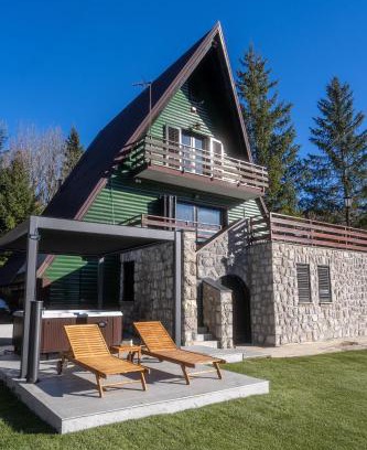 Mrkopalj Ski Chalet | CASA NATURA - charming chalet with hot tub