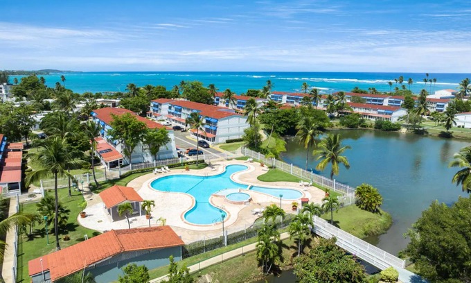 Dorado del Mar Villa | Casa Oasis - Walk to the Beach, Relax in Paradise!, Villa by the Beach – 3 Bedroom, 2.5 bath
