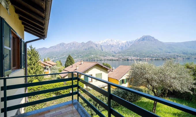 Oliveto Lario Apartment | Casa Onno con Vista Lago by Wonderful Italy