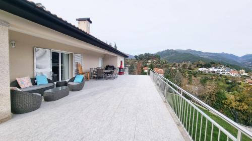 Rio Caldo Apartment | Casa Panorâmica Gerês by Gerês Casas