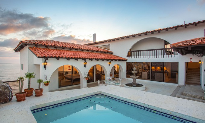 Salsipuedes Villa | Casa Peggy - Five bedroom villa with private pool and expansive ocean view.