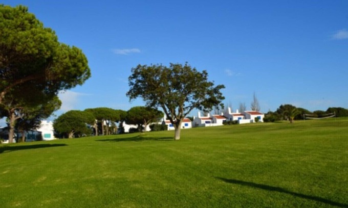Prainha Ski Chalet | Casa Realengo directly on the beach and 3 communal pools