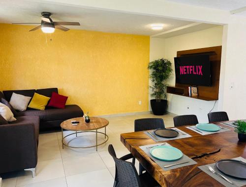 Ixtapa House | Casa Recién Remodelada Con Alberca a8 min de playa