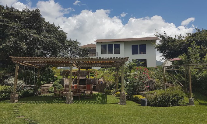 Cerro de Oro House | Casa San Lazaro Atitlan