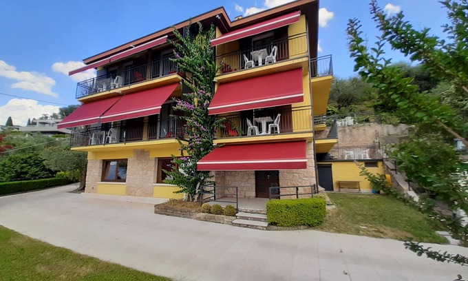 Torri del Benaco Apartment | Casa Stefano n. 2 - spectacular lake view - parking - WIFI free