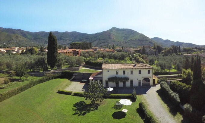 Calci Apartment | Casa Stemma 2 - Agriturismo Rosselmini | Historic residence in Tuscany