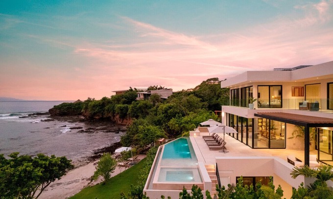 Punta de Mita House | Casa Todos Juntos in Bolongo by Mita Residential. Beachfront, Staff, Pool & Jacuzzi