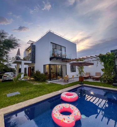 Emiliano Zapata House | Casa Tres Iguanas, La Punta
