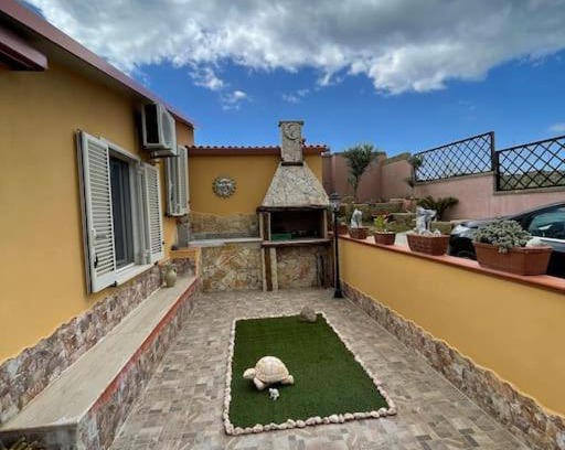 Carbonia House | Casa Vacanze a 10 km dal mare