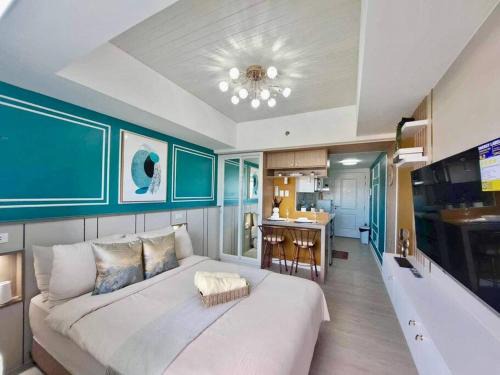 San Fernando Apartment | Casa Verde Studio at Azure North