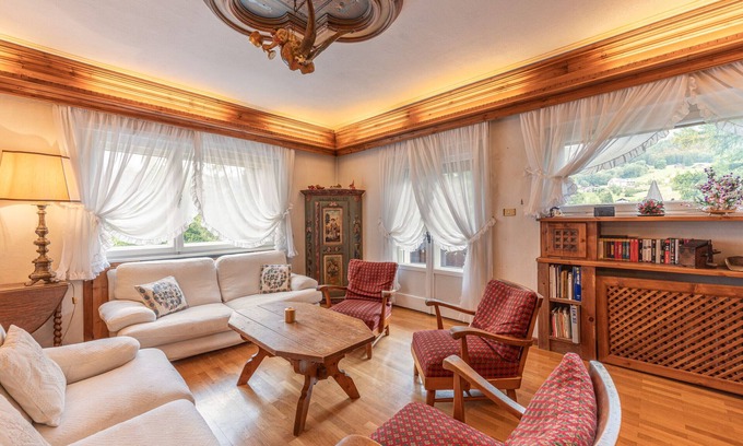 Cortina d'Ampezzo Historic Centre Apartment | Casa Via dei Prati, large, panoramic and in the center