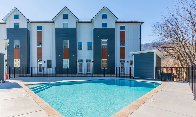 Chattanooga House | Casa Vista - Downtown with mountain views & pool