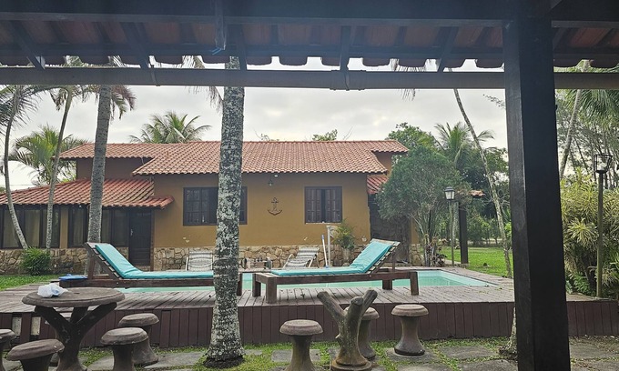 Unamar Condo | Casarao em Condomínio Unamar/Cabo Frio com Piscina, Churrasqueira e gd Quintal