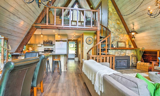 Cascade Cabin | Cascade A-Frame Cabin w/Lake Views!