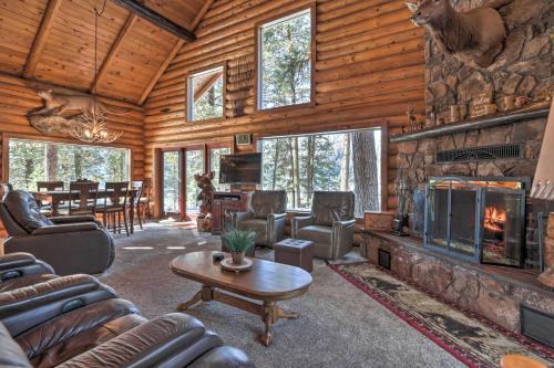 Cascade House | Cascade Cabin with Mountain View and River Access