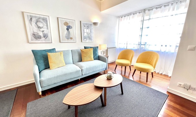 Cascais Apartment | Cascais Seaside: Relaxing home w/large pool