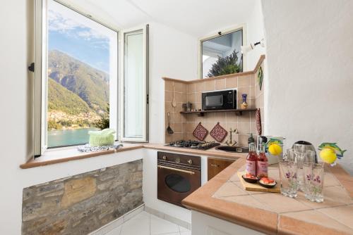 Laglio Apartment | CASETTA SUL LAGO - Spiaggia a 150m