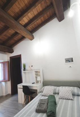 Roio Piano House | Casetta Tipica in Borgo, indipendente, ristrutturata