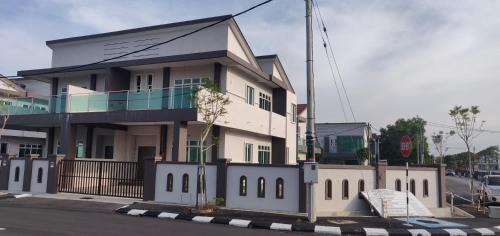 Hutan Kampung House | Cassa Vistana Homestay Alor - Langgar near HSB