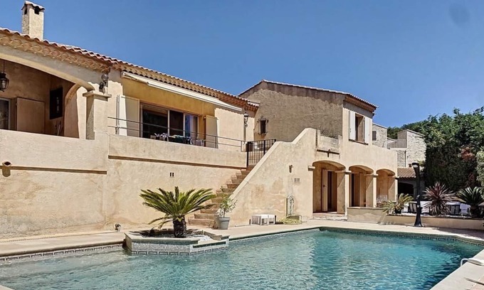 Cassis Villa | Cassis -Bas of new villa. 80m2 - Swimming pool and garden. Cap Canaille view. Car park