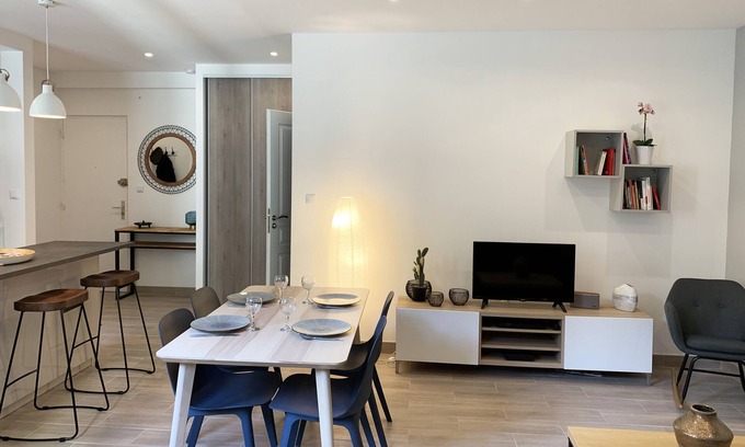 Cassis Apartment | CASSIS - Beautiful T2 heart village, near beaches, coves, provence