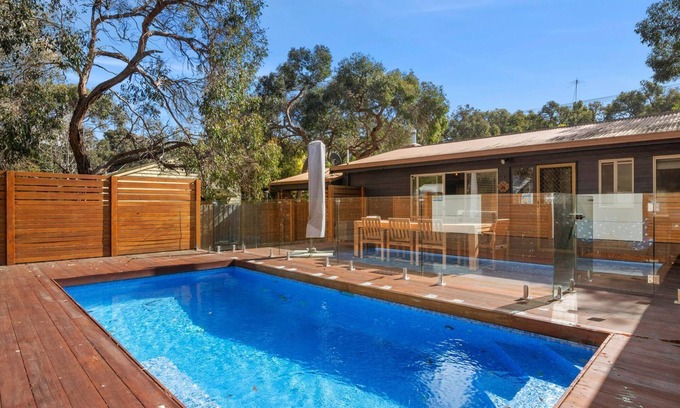 Anglesea House | Castaway Place