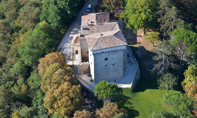 Carbonesca Villa | Castello degli Arcieri, in the green heart of Italy
