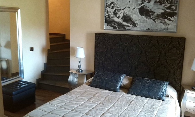 Izzalini Apartment | Castello Izzalini Todi Resort "Apt 9" RENT FOR SHORT AND LONG PERIODS