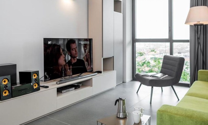 Isola Apartment | Castillia Bosco Verticale II apartment in Porta Garibaldi with WiFi, integrated air conditioning, p…