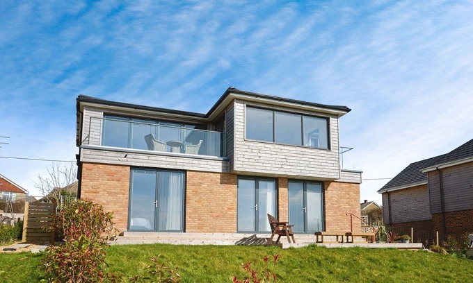 Newport East Cottage | Castle View - sleeps 8 guests in 4 bedrooms