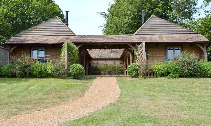Sedlescombe House | Castlemans Stables East