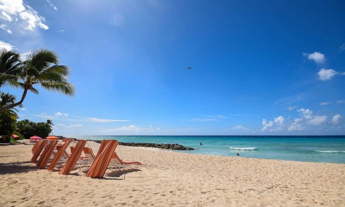 St. Lawrence Gap Apartment | Casual St. Lawrence Gap apt near beach - Terraces 104