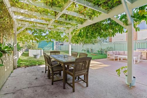 Rathmines House | Catalina Bay - Child & Pet Friendly