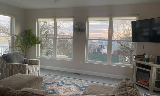 Charlestown House | Catching Sunsets on the Chesapeake Bay